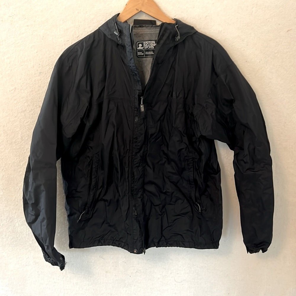 EMS Hooded Wind/Rain shell - Men’s M. Vented zip underarms